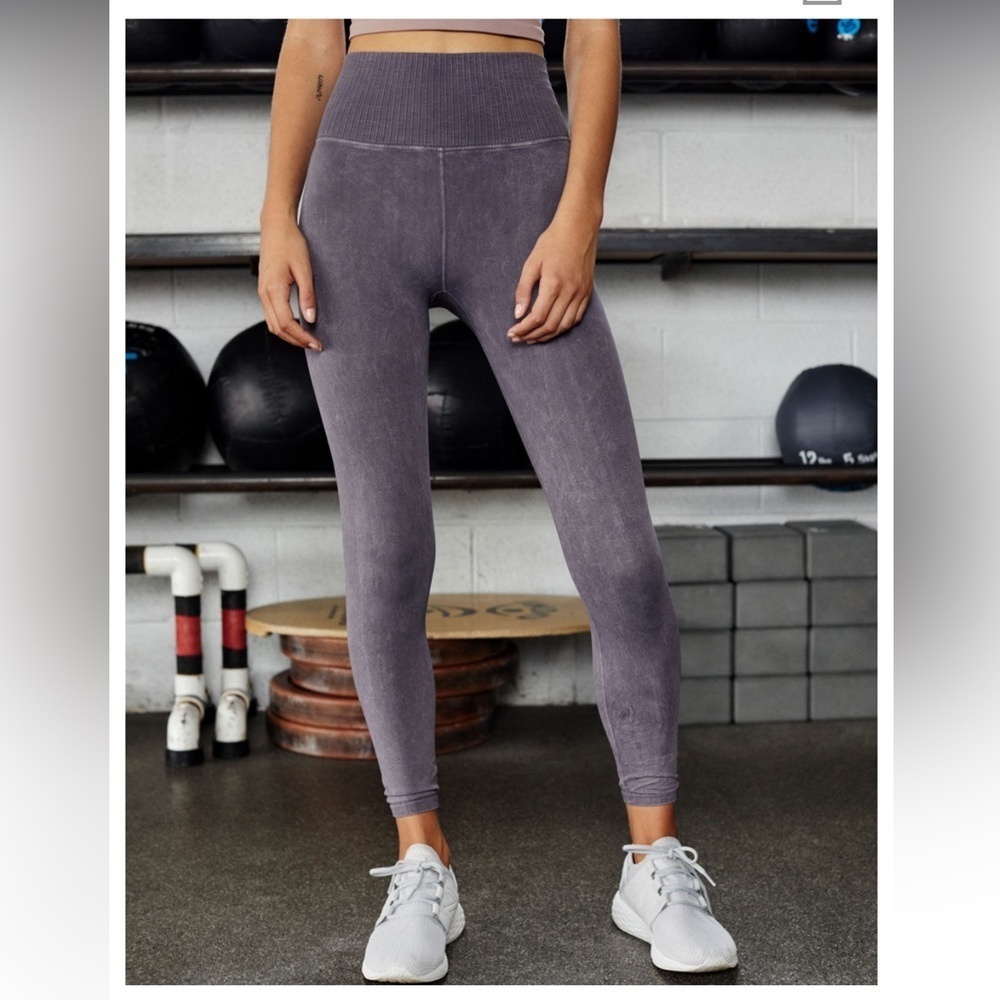 NWOT FREE PEOPLE FP Movement Good Karma Womens Leggings washed gray XS/S - Picture 2 of 7